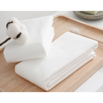 Czysty jednorazowy ręcznik Safty